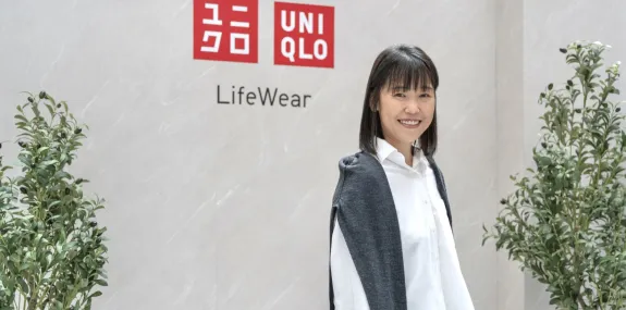Uniqlo Singapura melakukan uji coba gerai mini untuk konsumen sibuk